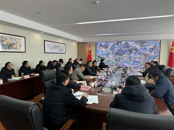 2月8日，縣委主要負(fù)責(zé)同志調(diào)研富豐新城片區(qū)項(xiàng)目建設(shè)并召開征遷工作座談會(huì)（縣委書記汪凱，縣人大常委會(huì)副主任、縣委辦主任江勇民 ，縣政協(xié)副主席、縣發(fā)改委主任張冬春，縣科商工信局局長(zhǎng)汪璟峰，縣人社局局長(zhǎng)朱曉明 ）.jpg