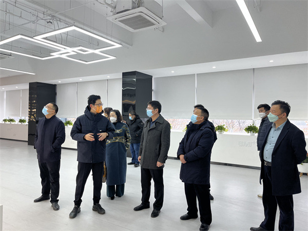 12月31日，詹縣帶隊(duì)赴浙江常?？苿?chuàng)產(chǎn)業(yè)發(fā)展有限公司考察調(diào)研“飛地經(jīng)濟(jì)”，洪董、余總陪同調(diào)研1。.jpg