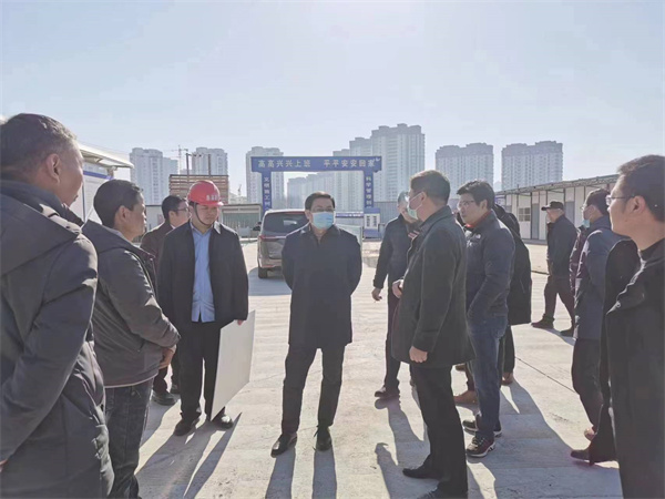1月30日，朱策常務(wù)副市長調(diào)研徽投大樓復(fù)工情況.jpg