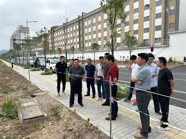 6月1日，詹縣帶隊(duì)調(diào)研揚(yáng)之學(xué)校事宜，洪董，張總陪同。.jpg